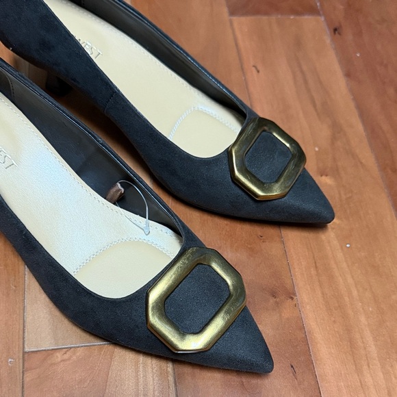 Nine West Brown Pumps with Gold Buckle - Picture 7 of 9